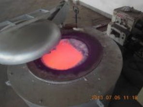 350kg鋁液保溫爐 坩堝爐 坩堝爐 東莞萬(wàn)江金力泰電爐廠